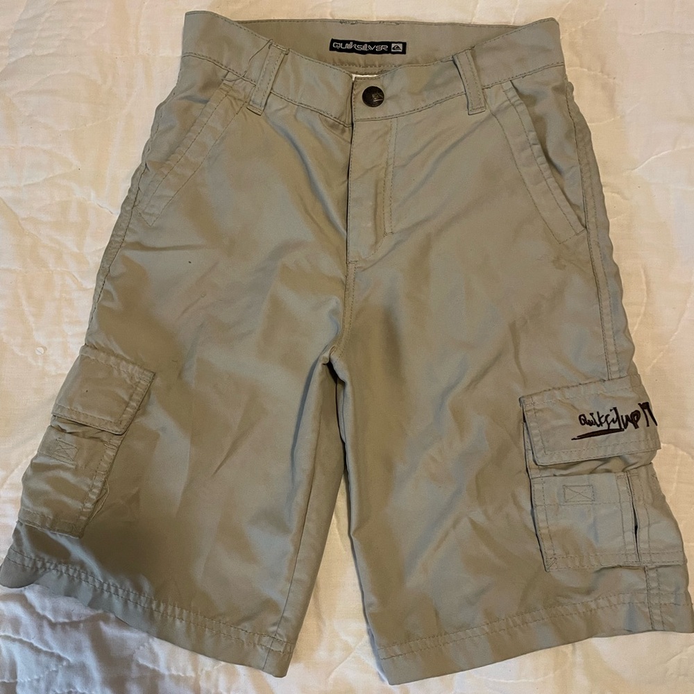 Quiksilver Tan Cargo Shorts Casual Style Quick Dry Material, Very Lightweight.